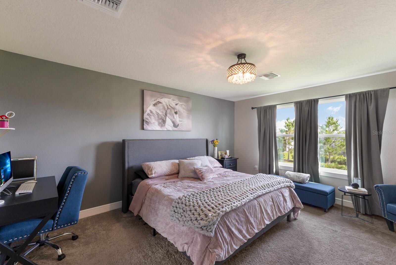 Image 19 of 71 For 8985 Royal River Circle