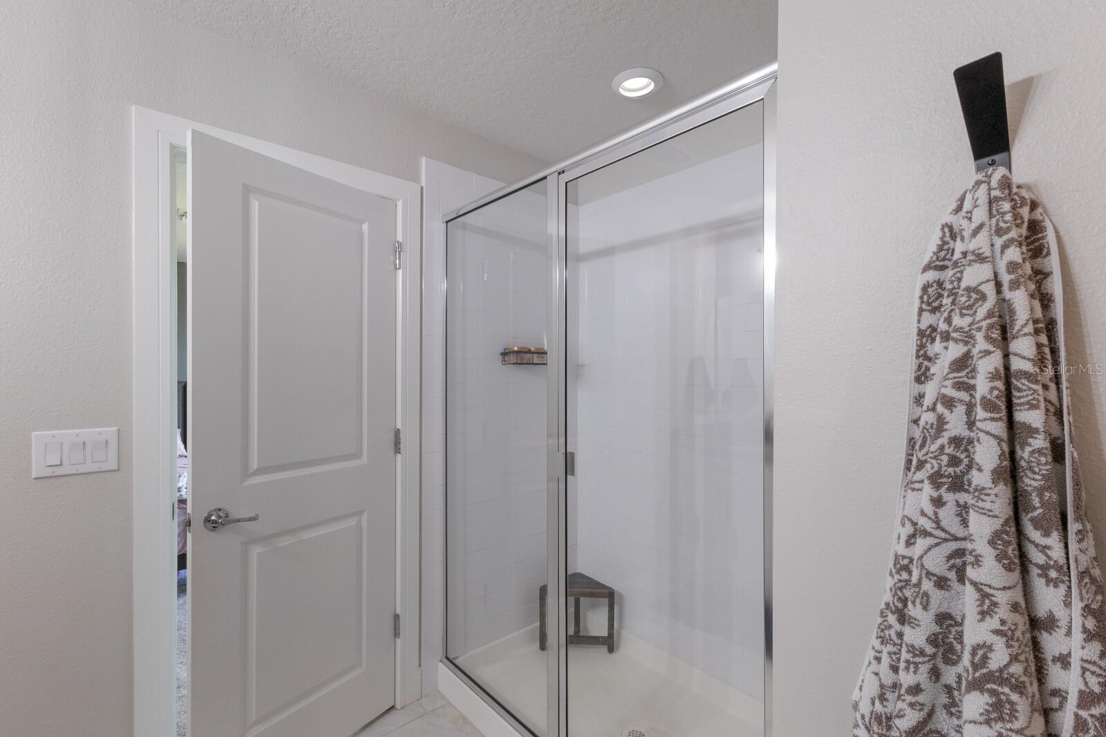 Image 22 of 71 For 8985 Royal River Circle