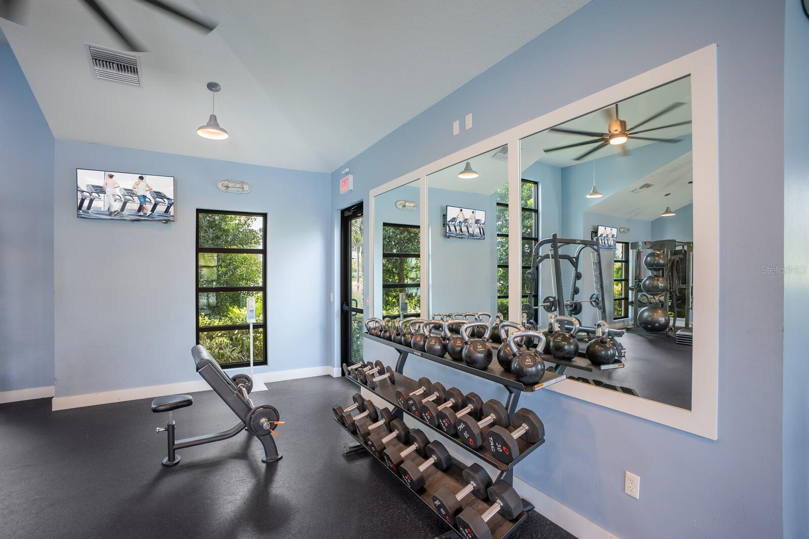 Image 33 of 71 For 8985 Royal River Circle