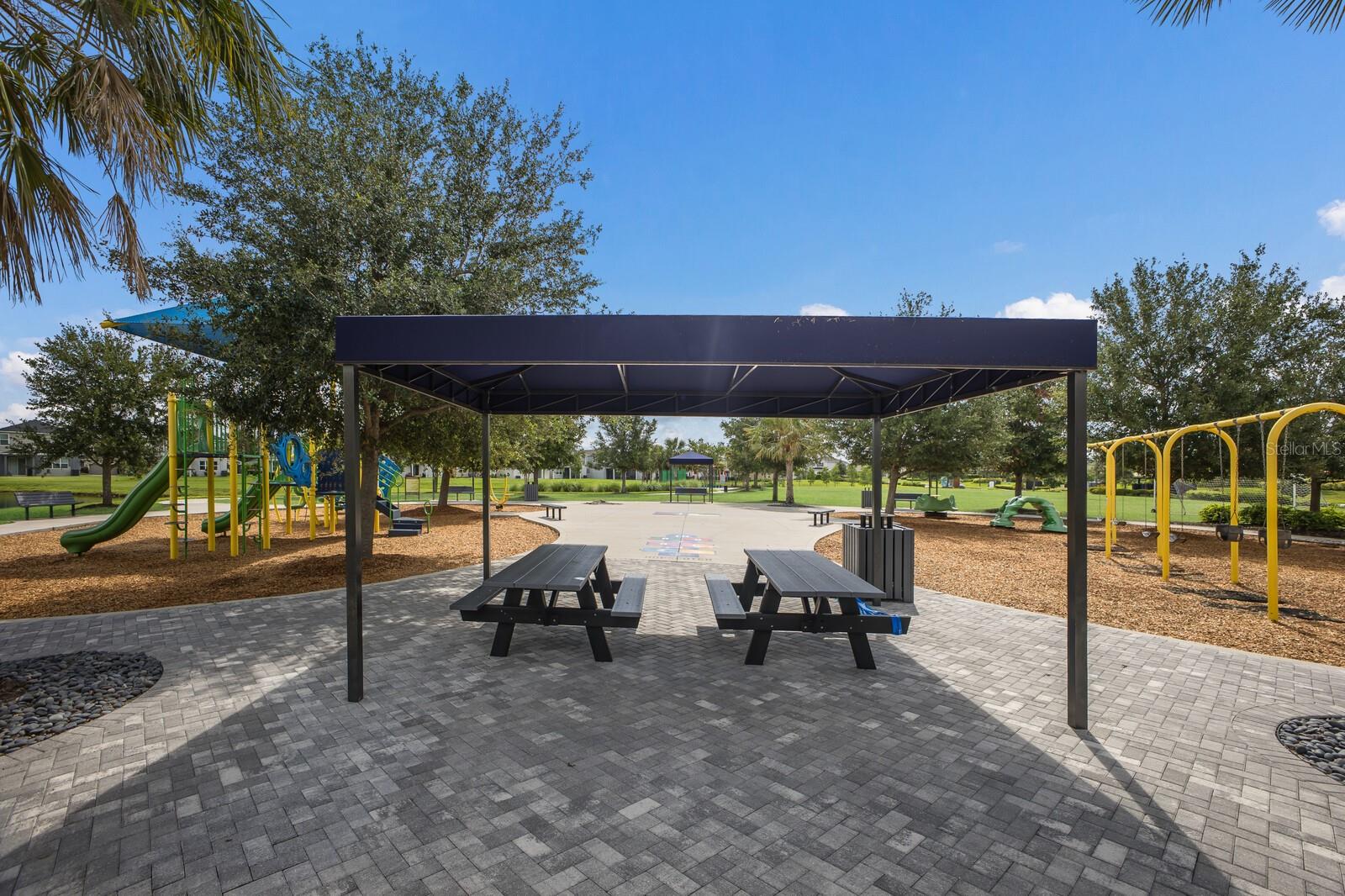 Image 35 of 71 For 8985 Royal River Circle