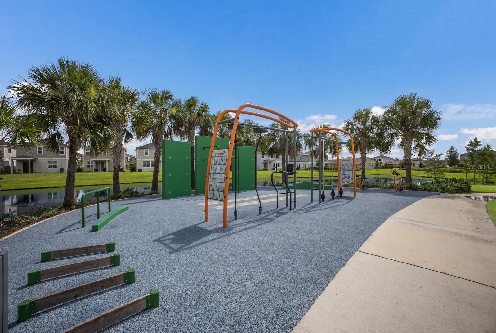 Image 38 of 71 For 8985 Royal River Circle