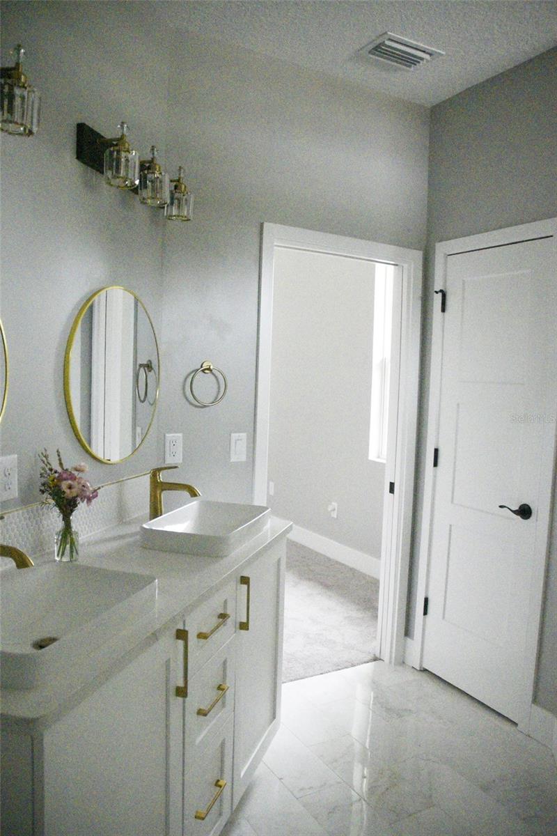 Image 13 of 25 For 16855 25th Court