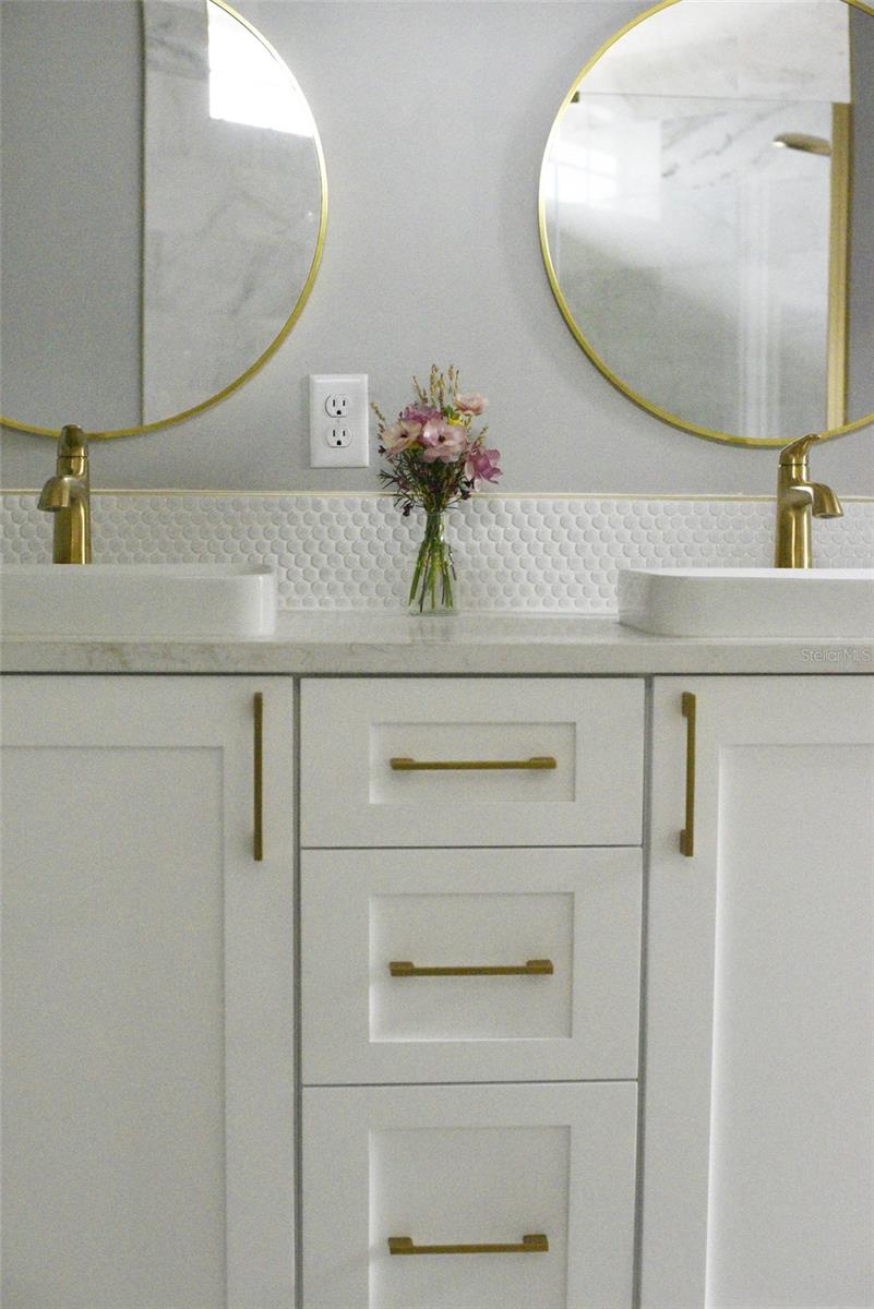 Image 14 of 25 For 16855 25th Court