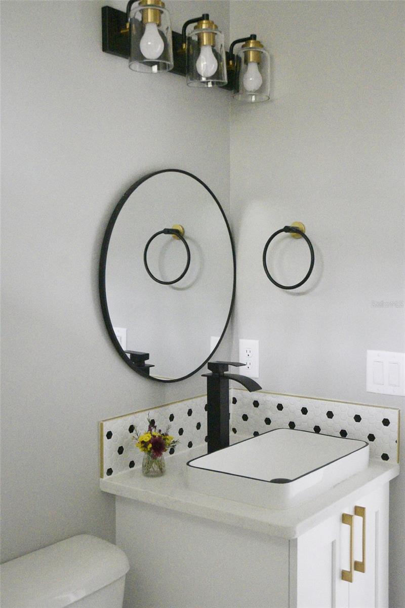 Image 17 of 25 For 16855 25th Court