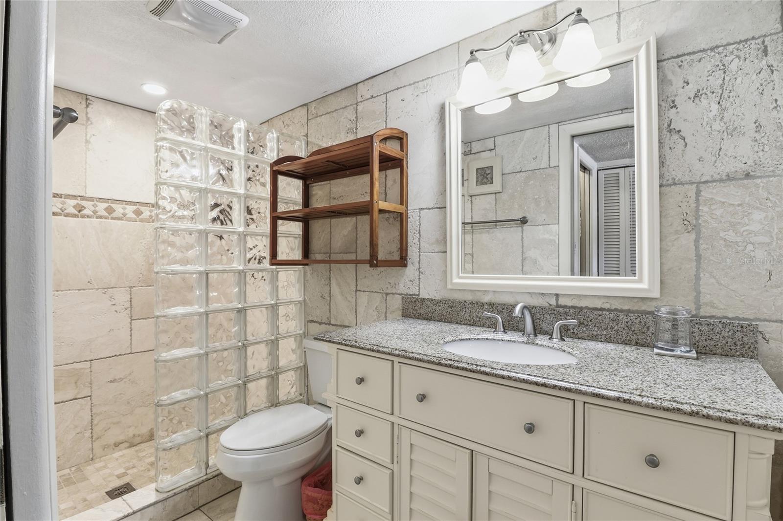 Image 19 of 39 For 2447 Clubhouse Circle 203