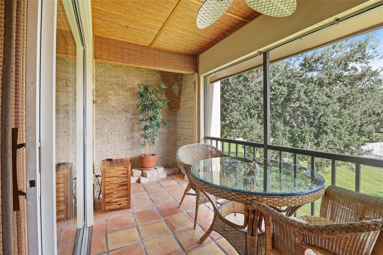 Image 22 of 39 For 2447 Clubhouse Circle 203