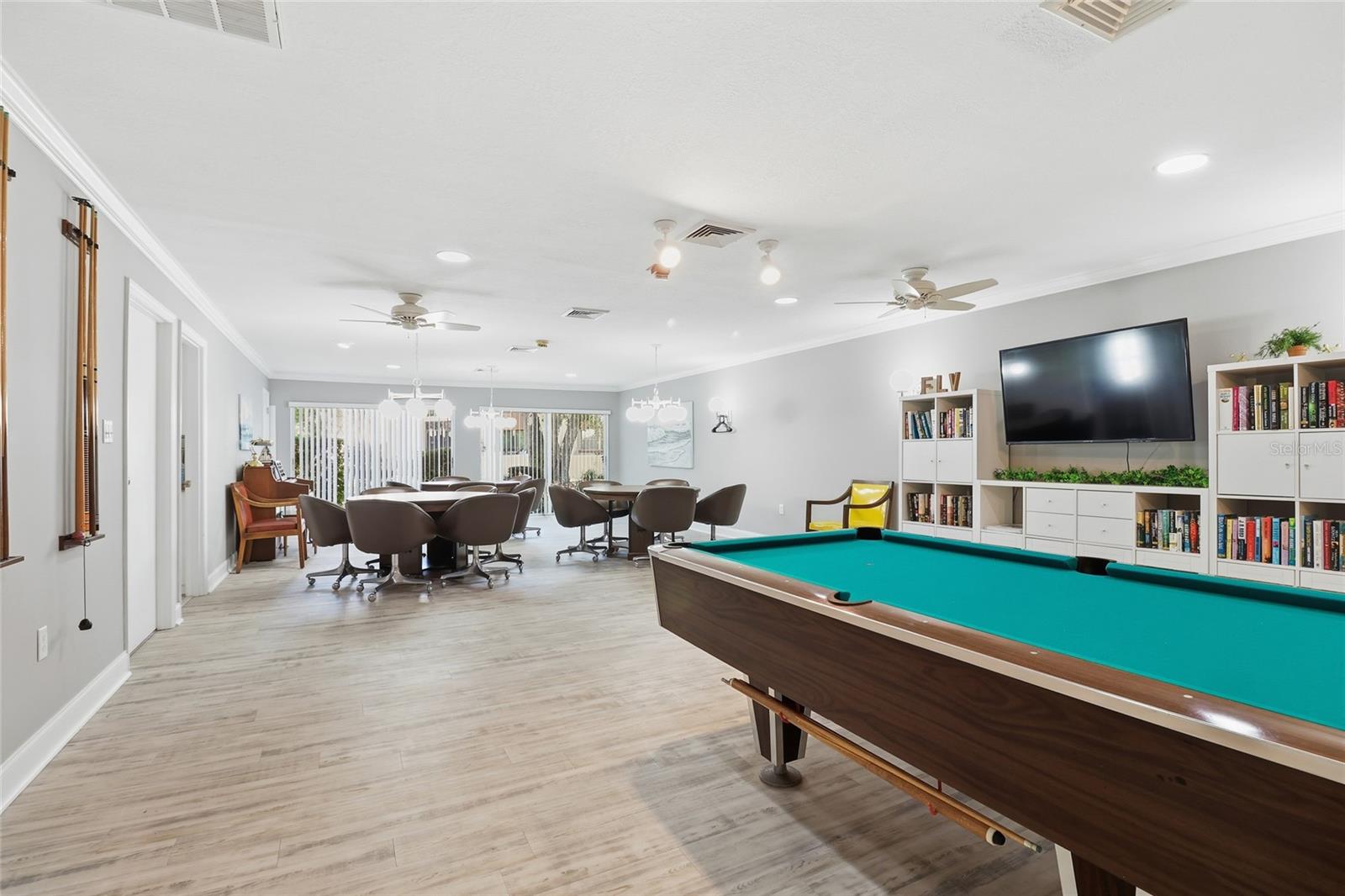 Image 30 of 39 For 2447 Clubhouse Circle 203