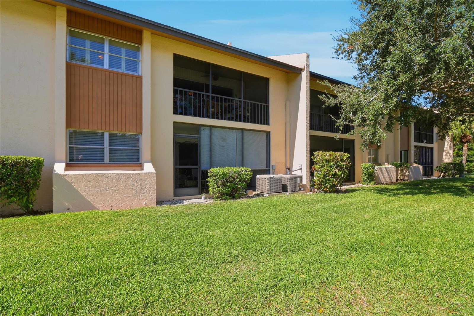 Image 38 of 39 For 2447 Clubhouse Circle 203