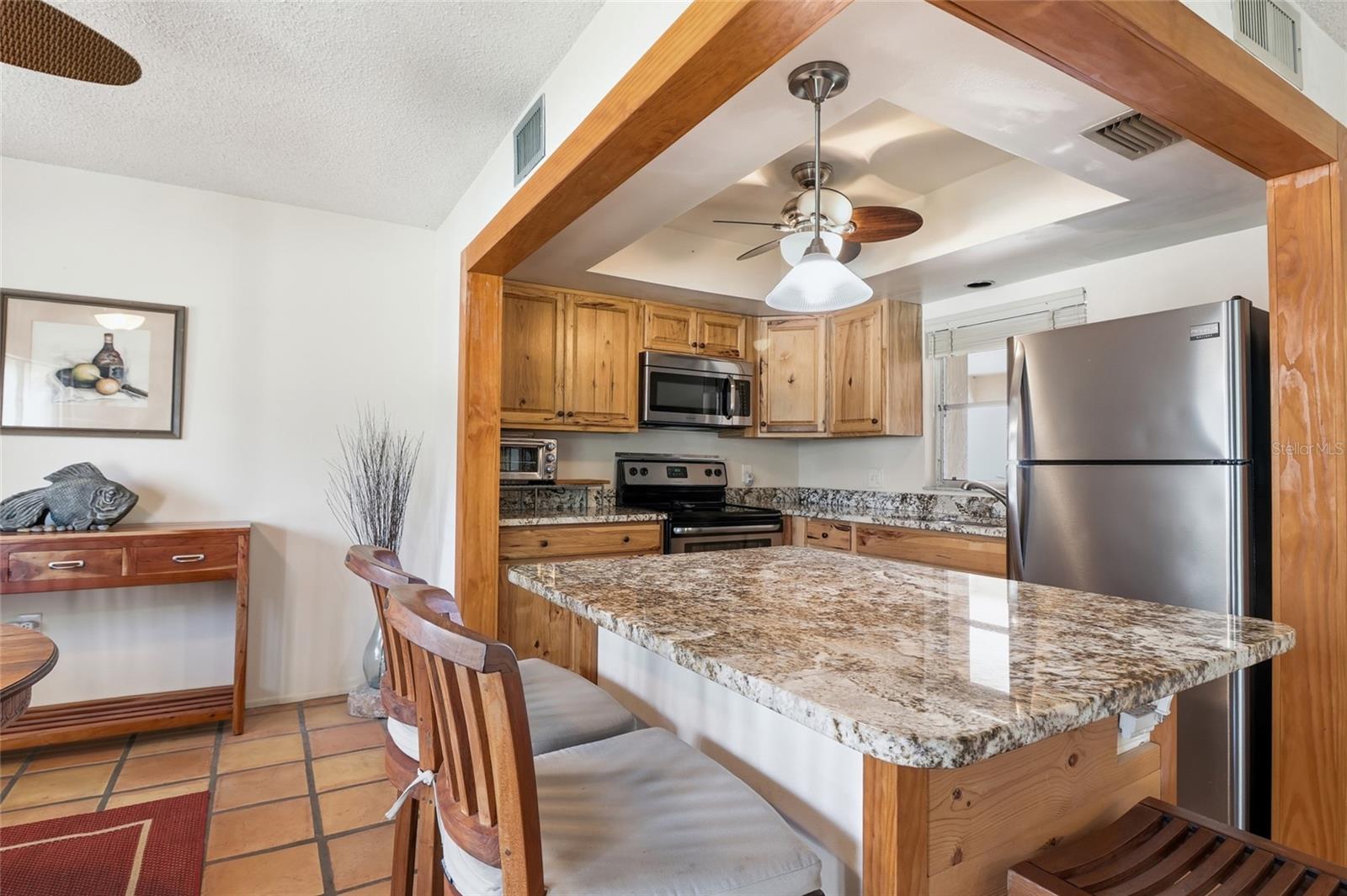 Image 6 of 39 For 2447 Clubhouse Circle 203