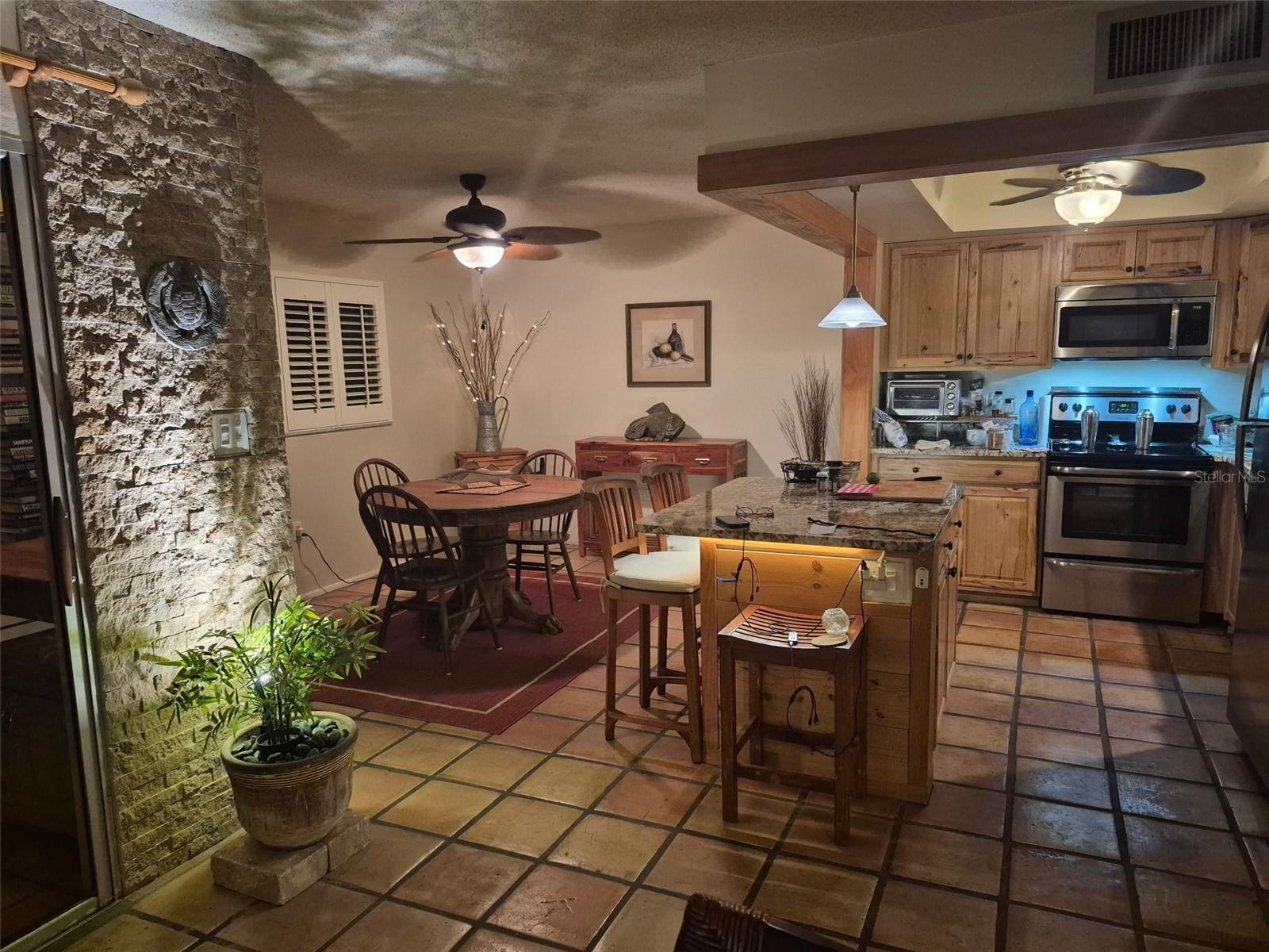 Image 8 of 39 For 2447 Clubhouse Circle 203