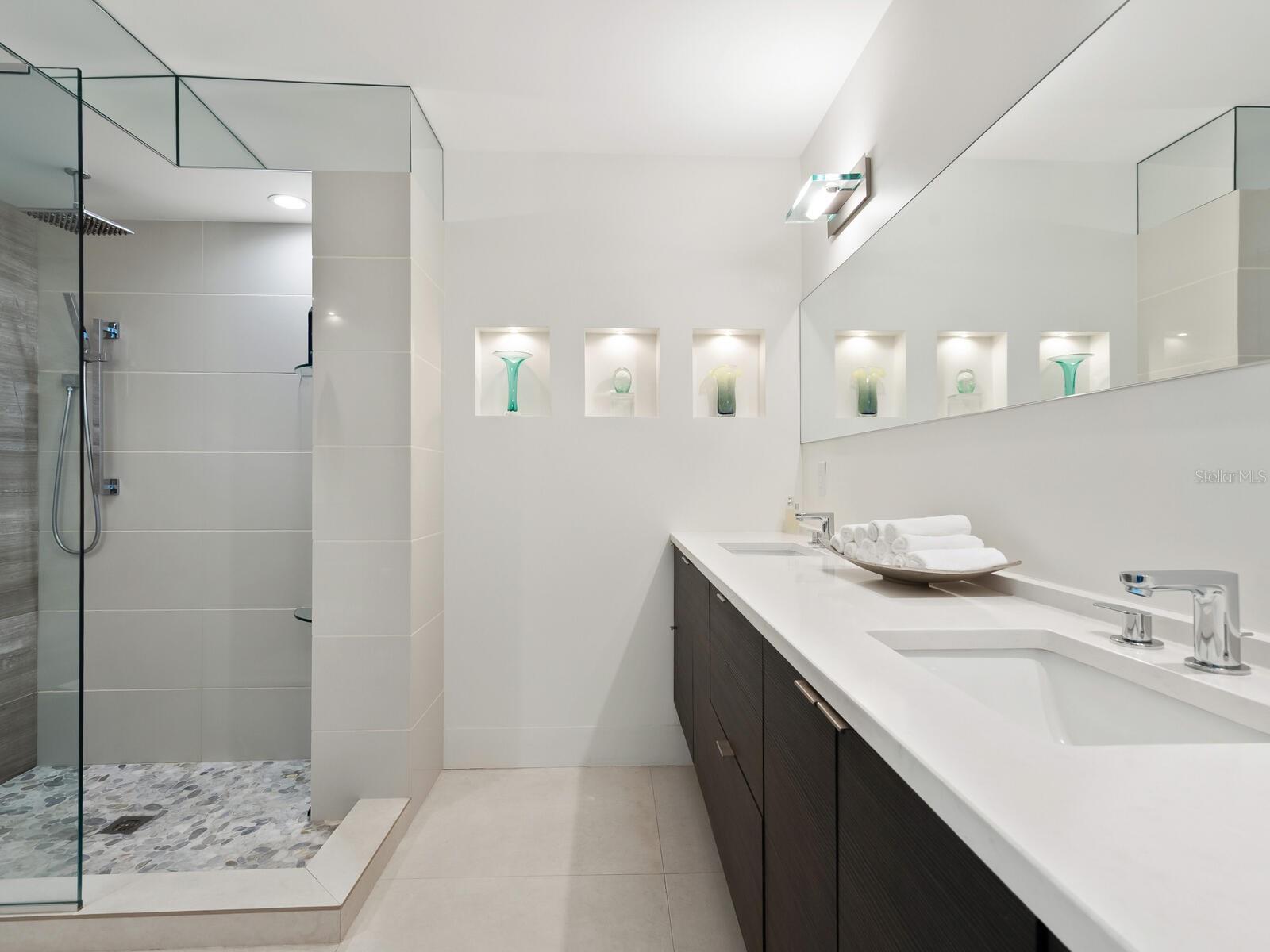 Image 22 of 37 For 1770 Benjamin Franklin Drive 401