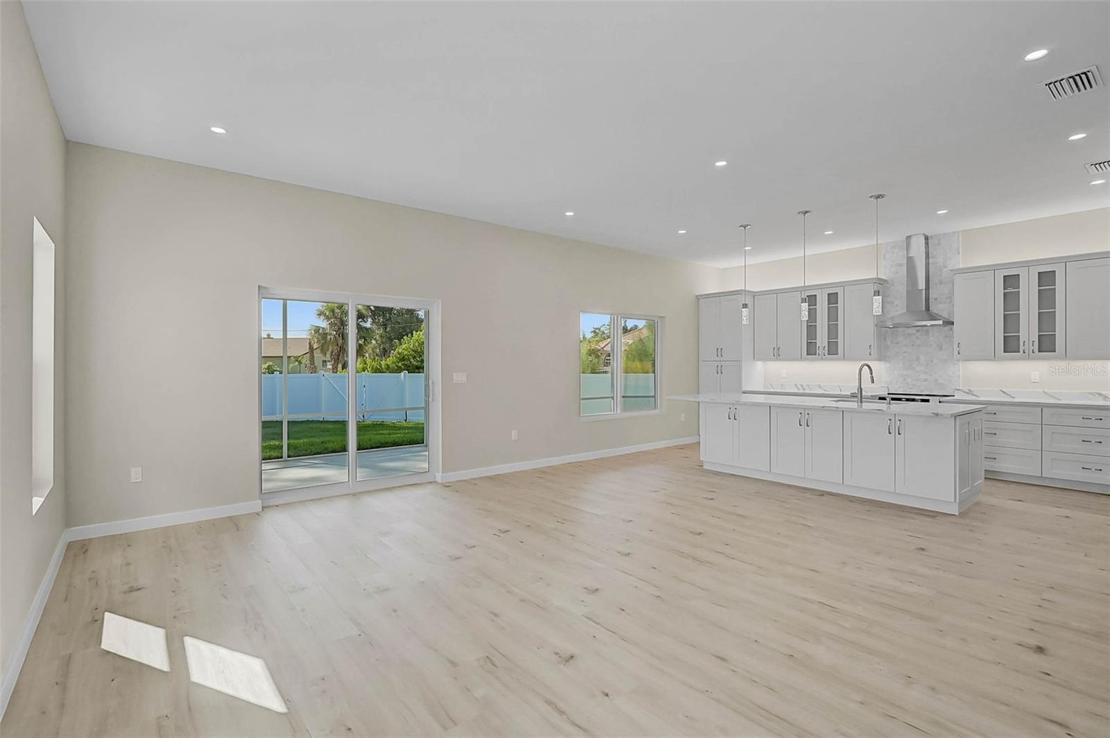 Image 10 of 50 For 12301 Harland Street