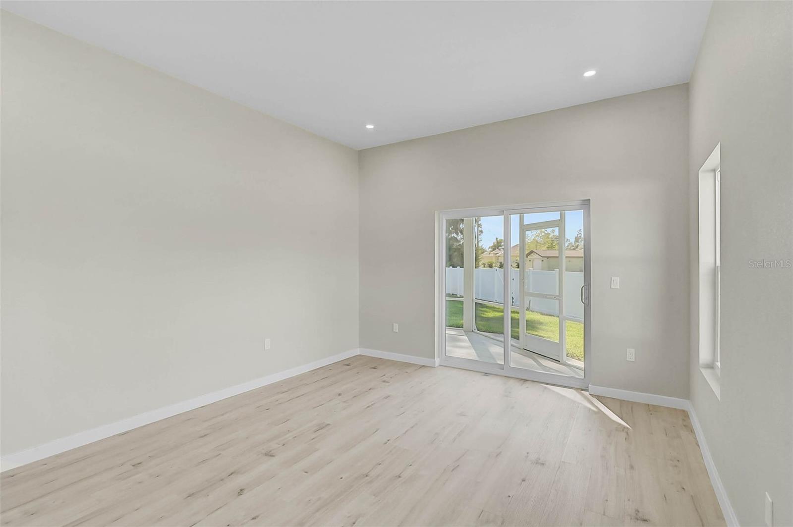 Image 13 of 50 For 12301 Harland Street