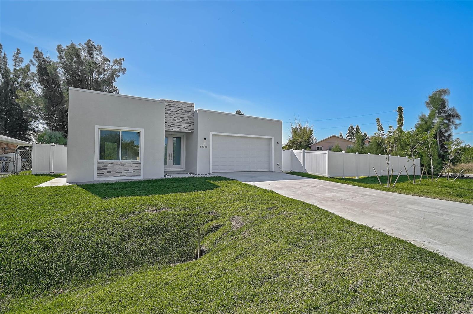 Image 2 of 50 For 12301 Harland Street