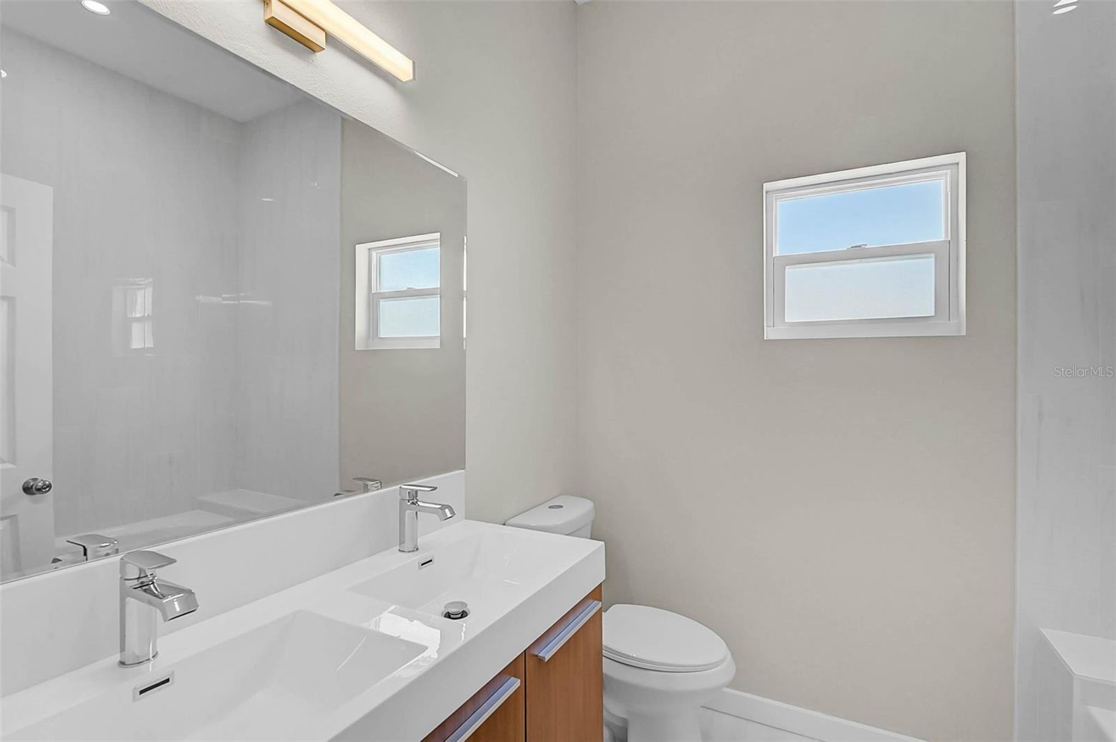 Image 20 of 50 For 12301 Harland Street