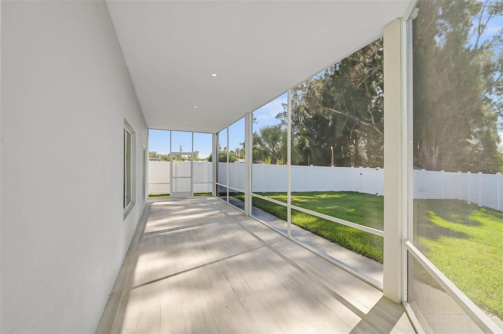 Image 24 of 50 For 12301 Harland Street