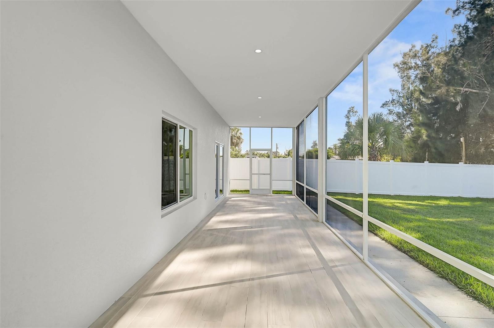 Image 27 of 50 For 12301 Harland Street