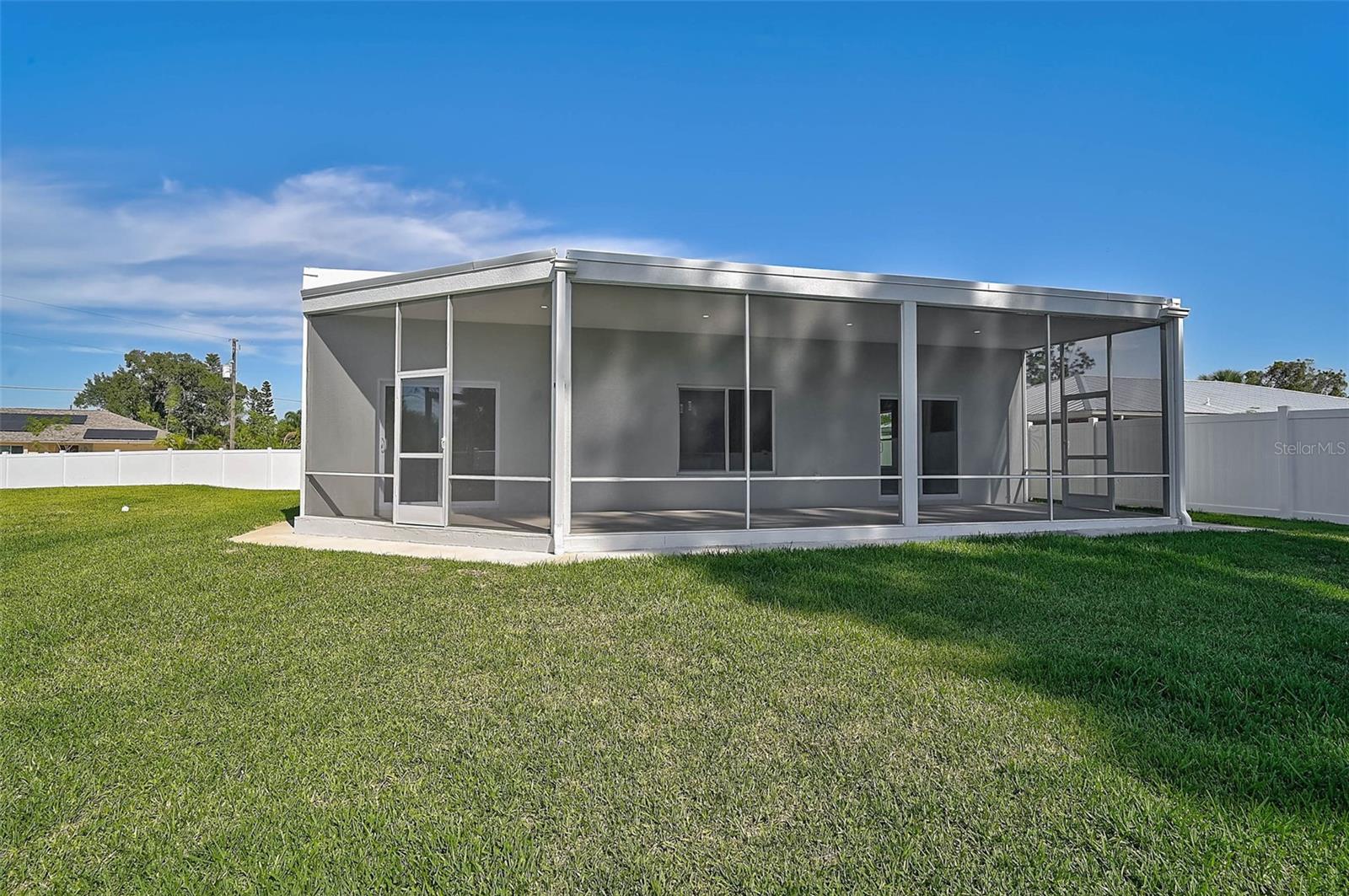 Image 32 of 50 For 12301 Harland Street