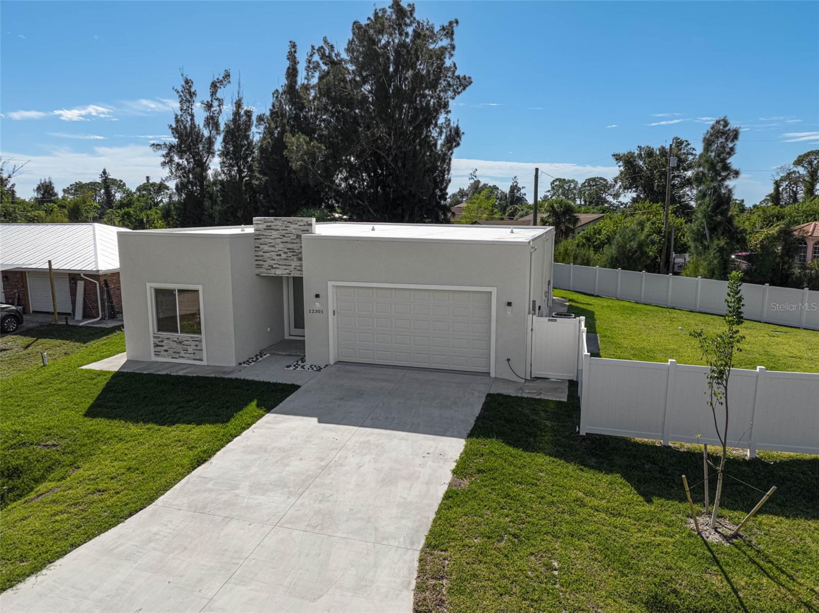 Image 39 of 50 For 12301 Harland Street