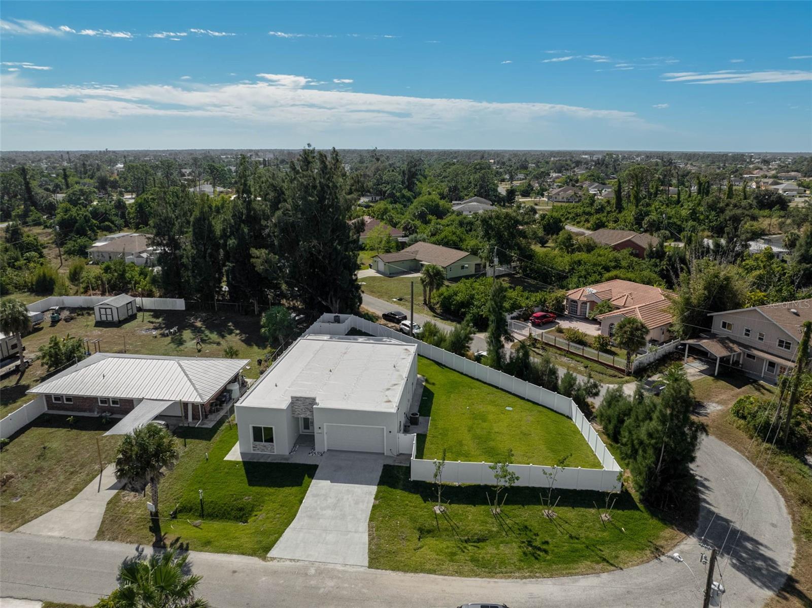 Image 40 of 50 For 12301 Harland Street