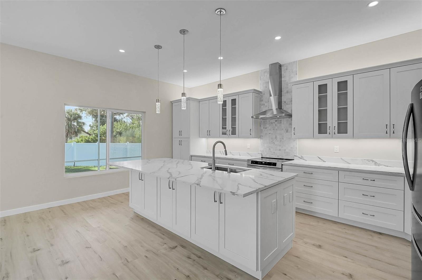 Image 5 of 50 For 12301 Harland Street