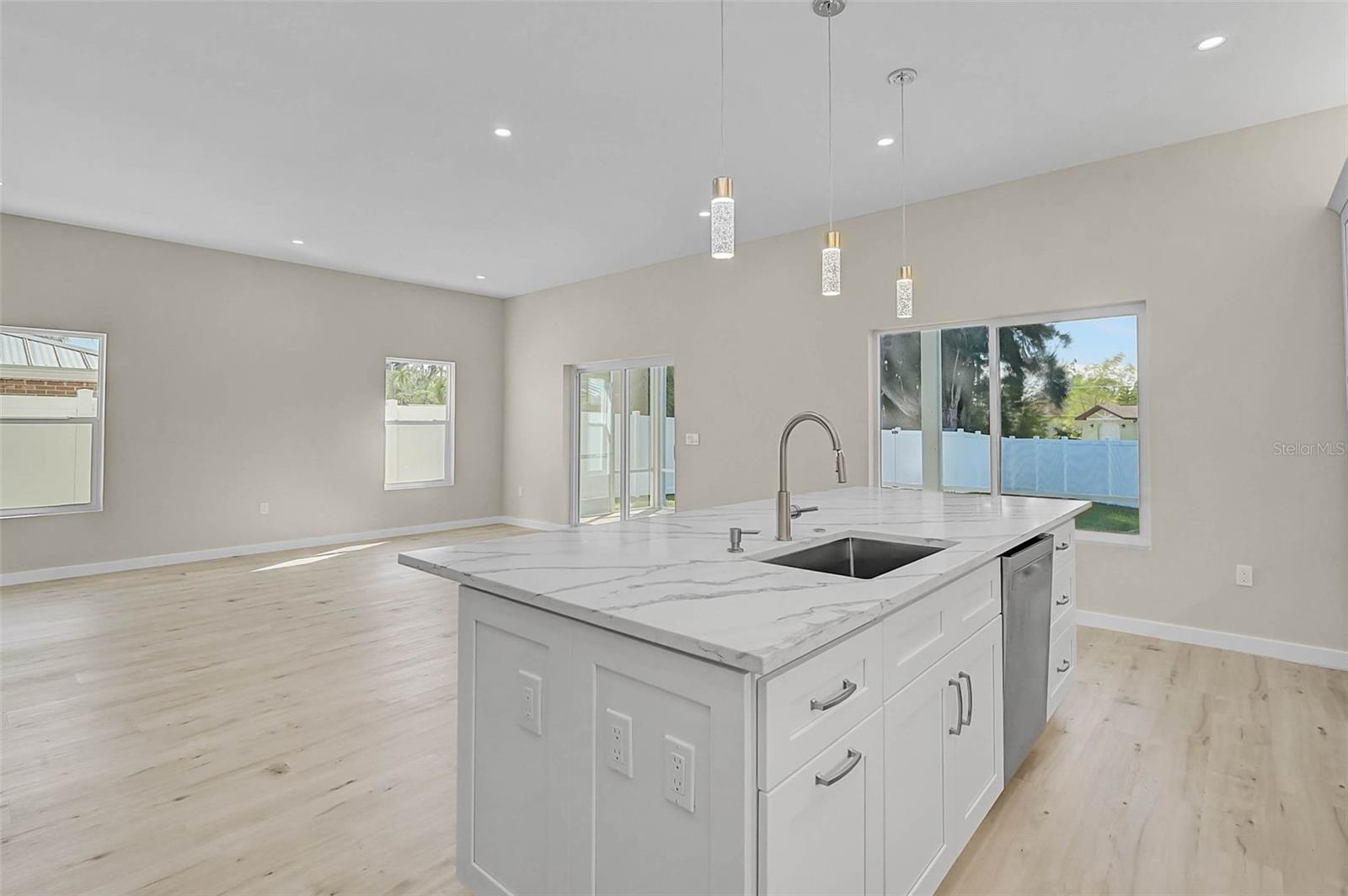 Image 6 of 50 For 12301 Harland Street