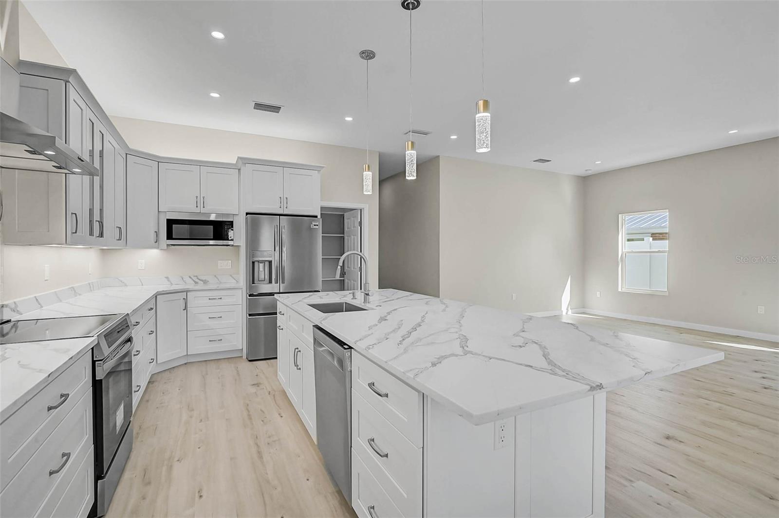 Image 7 of 50 For 12301 Harland Street