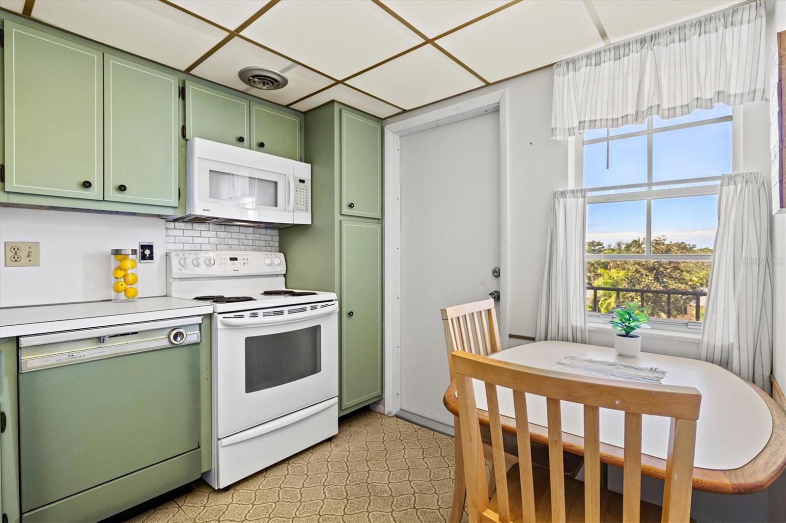 Image 17 of 82 For 7461 Country Club Drive N 408