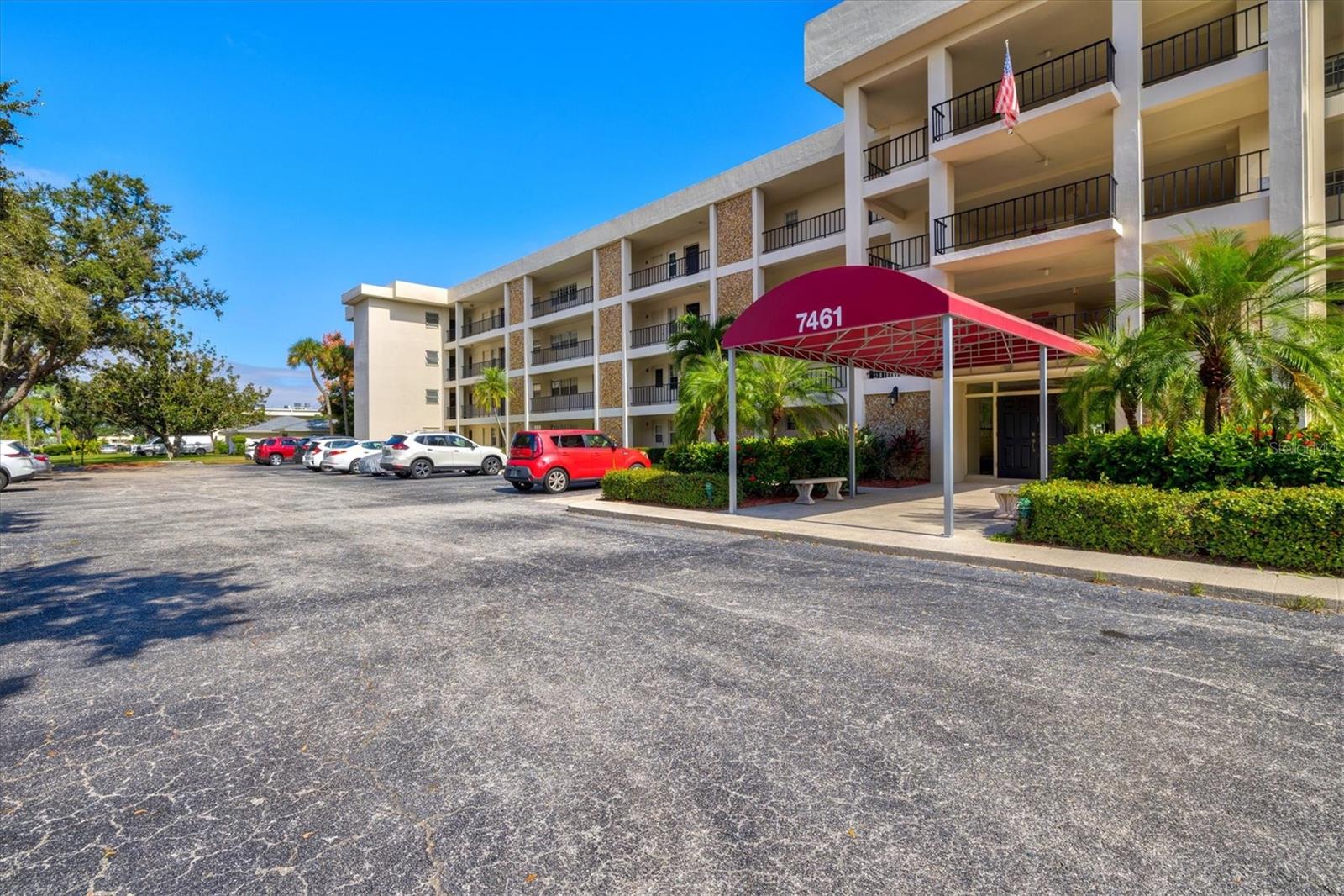 Image 5 of 82 For 7461 Country Club Drive N 408