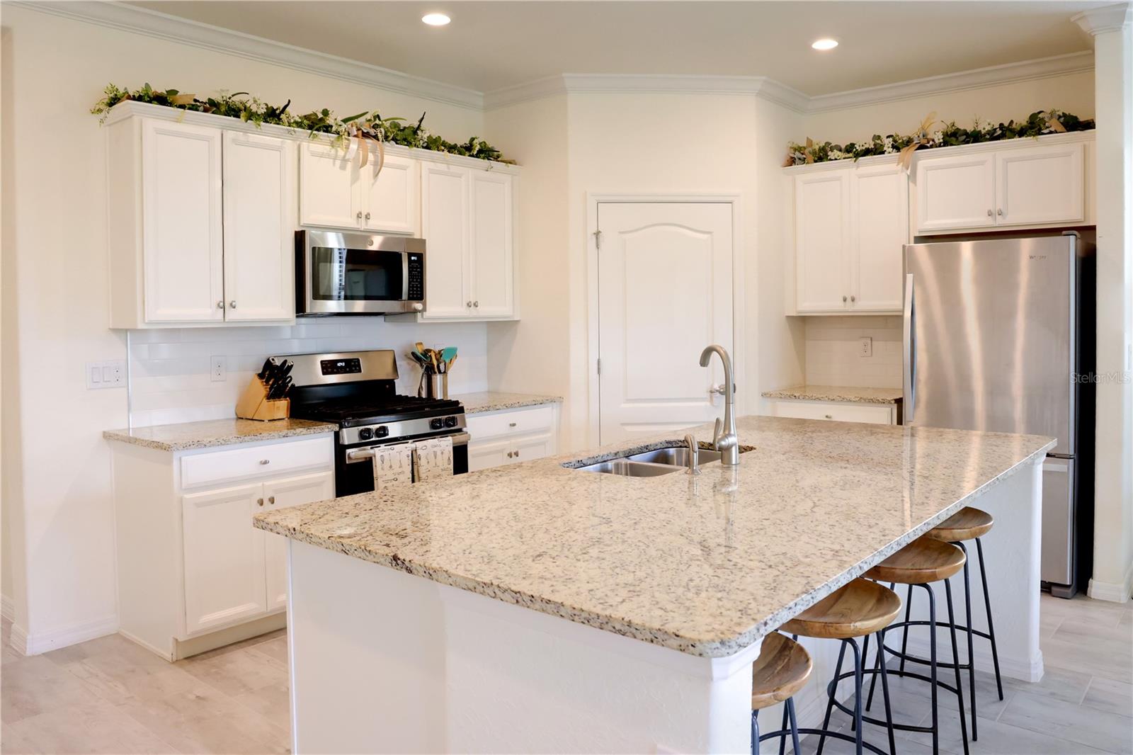 Image 5 of 62 For 17221 Blue Ridge Place