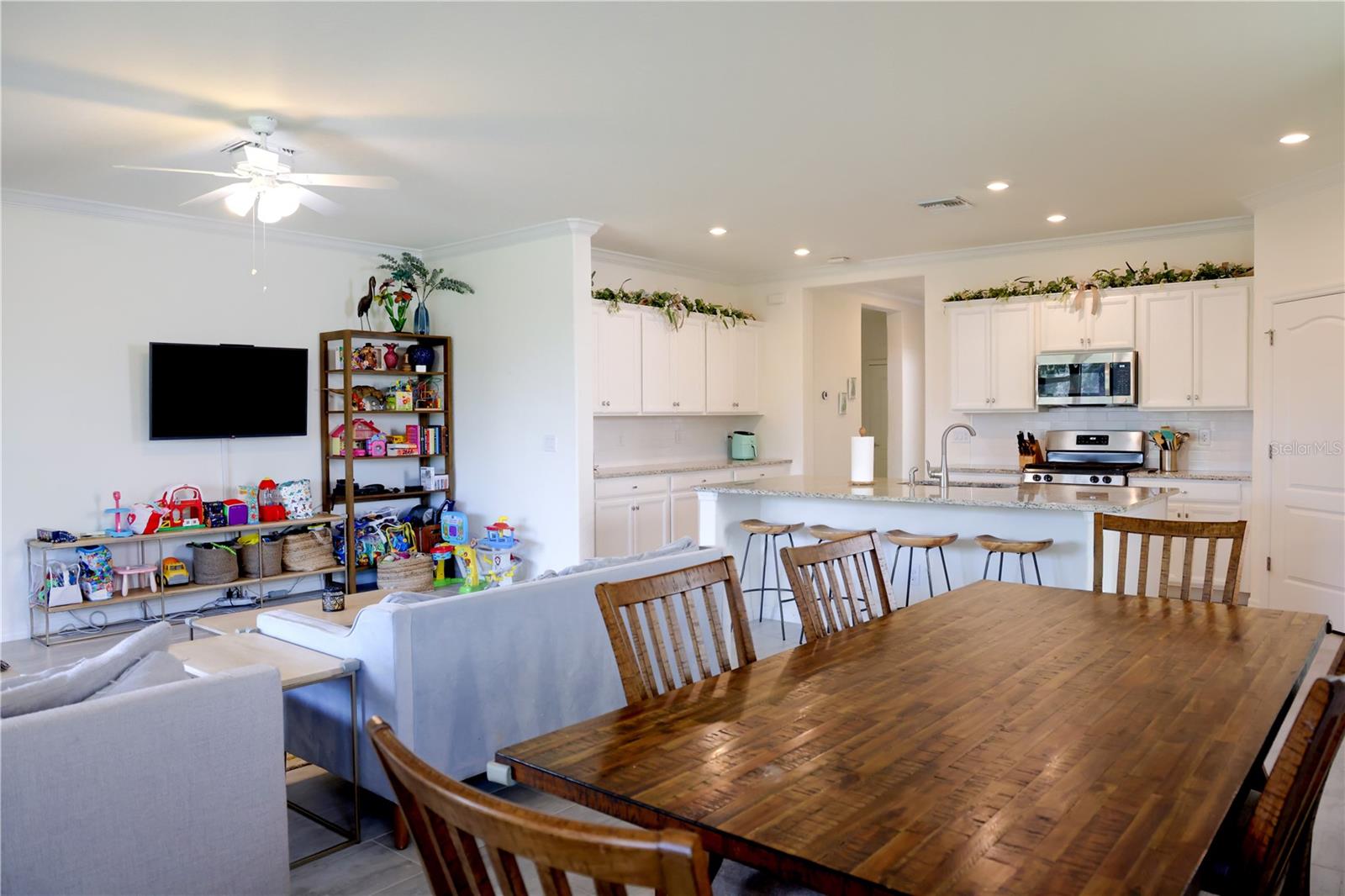 Image 9 of 62 For 17221 Blue Ridge Place