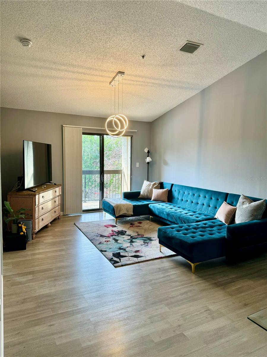 Image 4 of 19 For 4036 Crockers Lake Boulevard 21