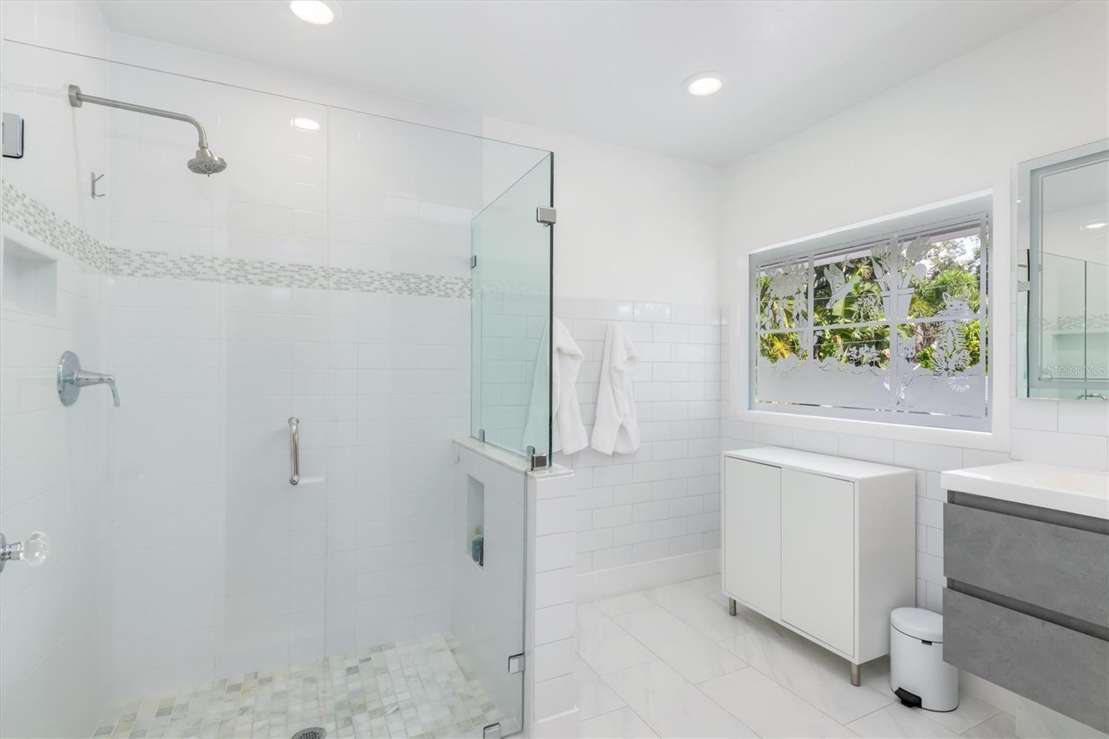 Image 17 of 38 For 1231 Orange Avenue