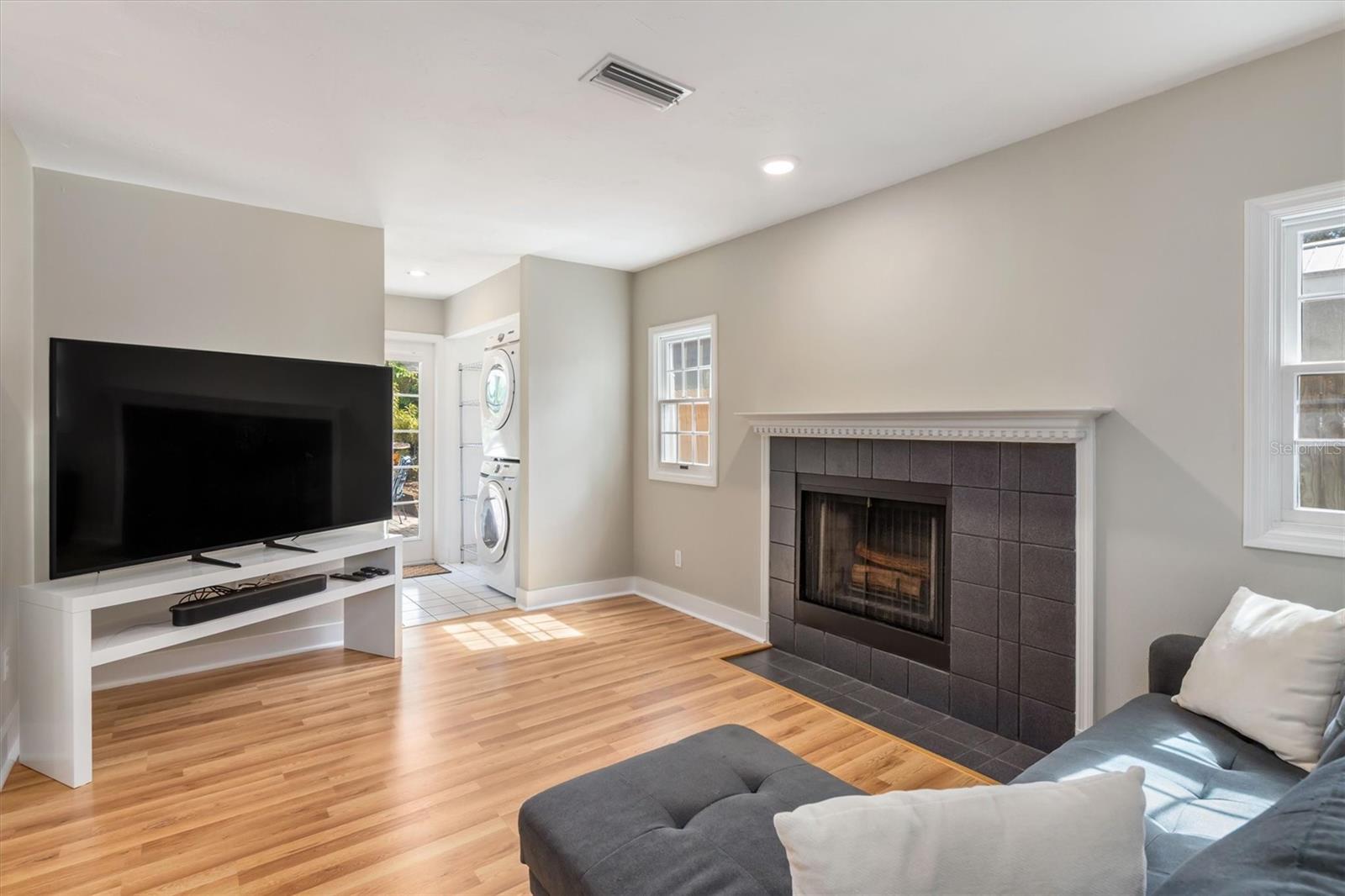 Image 22 of 38 For 1231 Orange Avenue