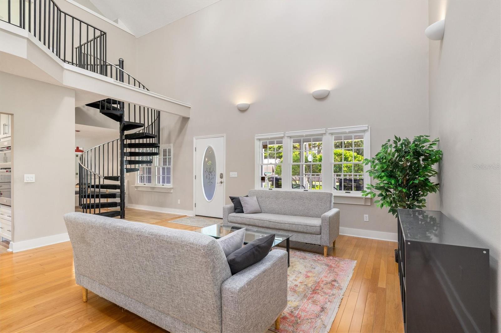 Image 9 of 38 For 1231 Orange Avenue