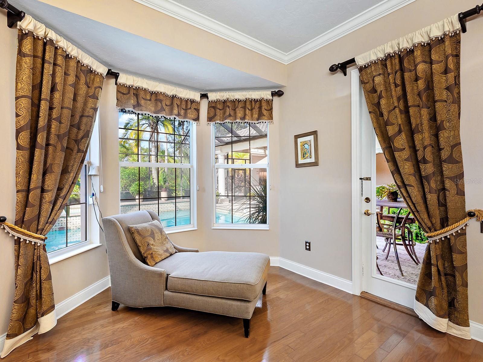 Image 32 of 71 For 10528 Cheval Place