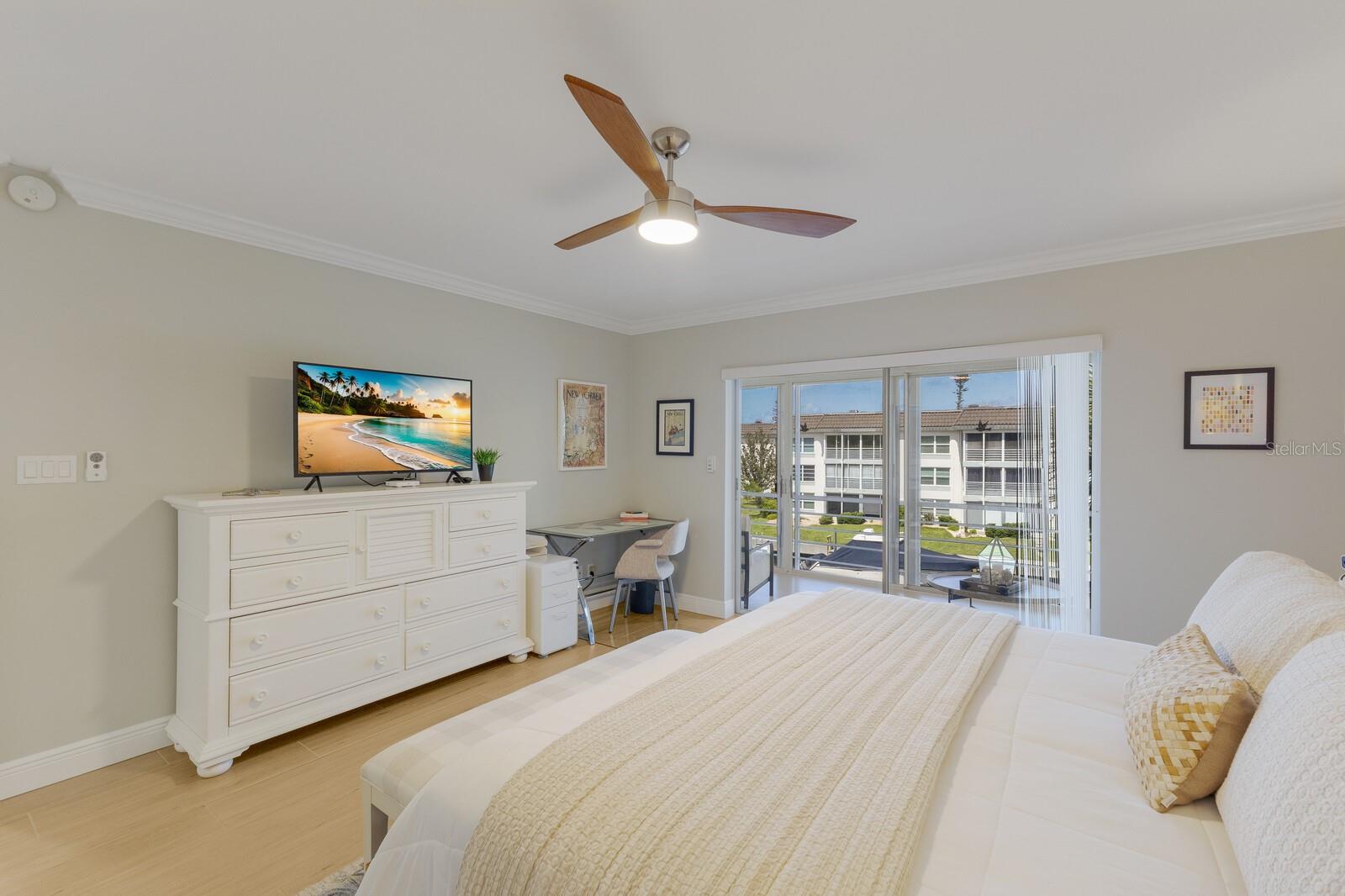 Image 17 of 48 For 4320 Falmouth Drive 301