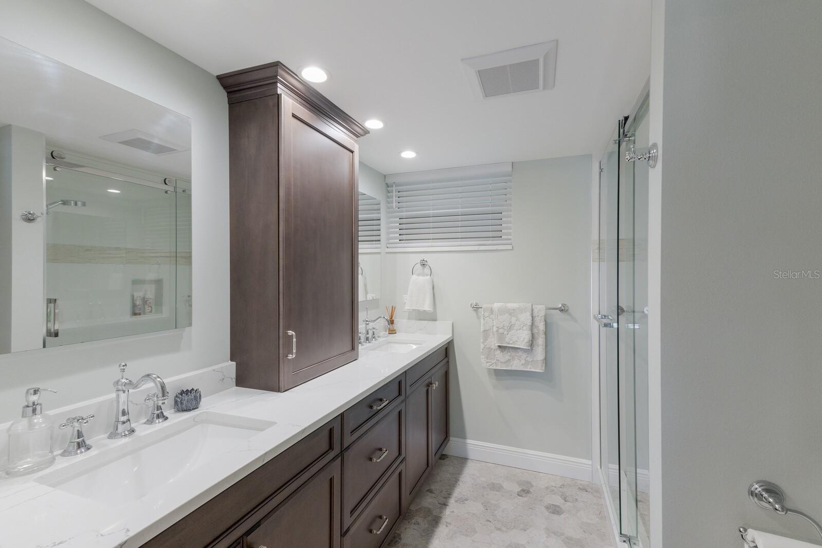 Image 20 of 48 For 4320 Falmouth Drive 301