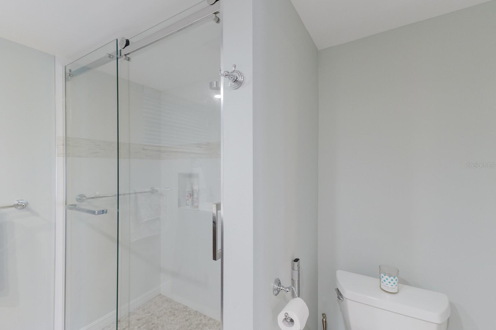 Image 21 of 48 For 4320 Falmouth Drive 301