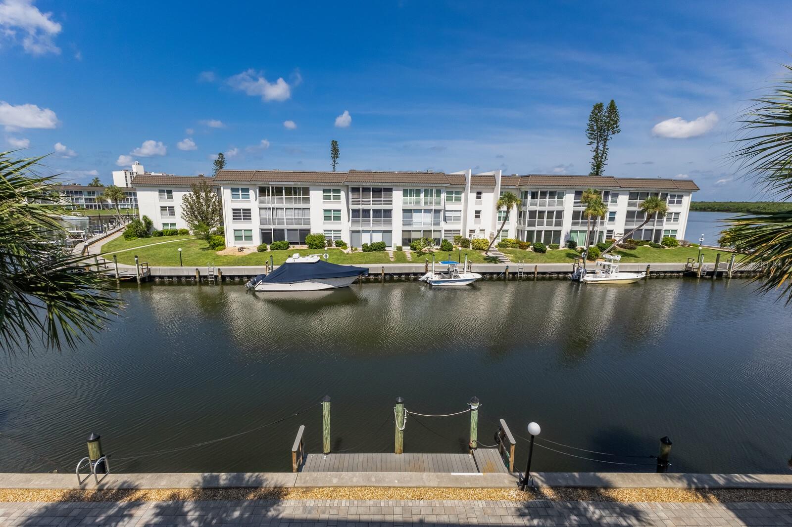 Image 26 of 48 For 4320 Falmouth Drive 301