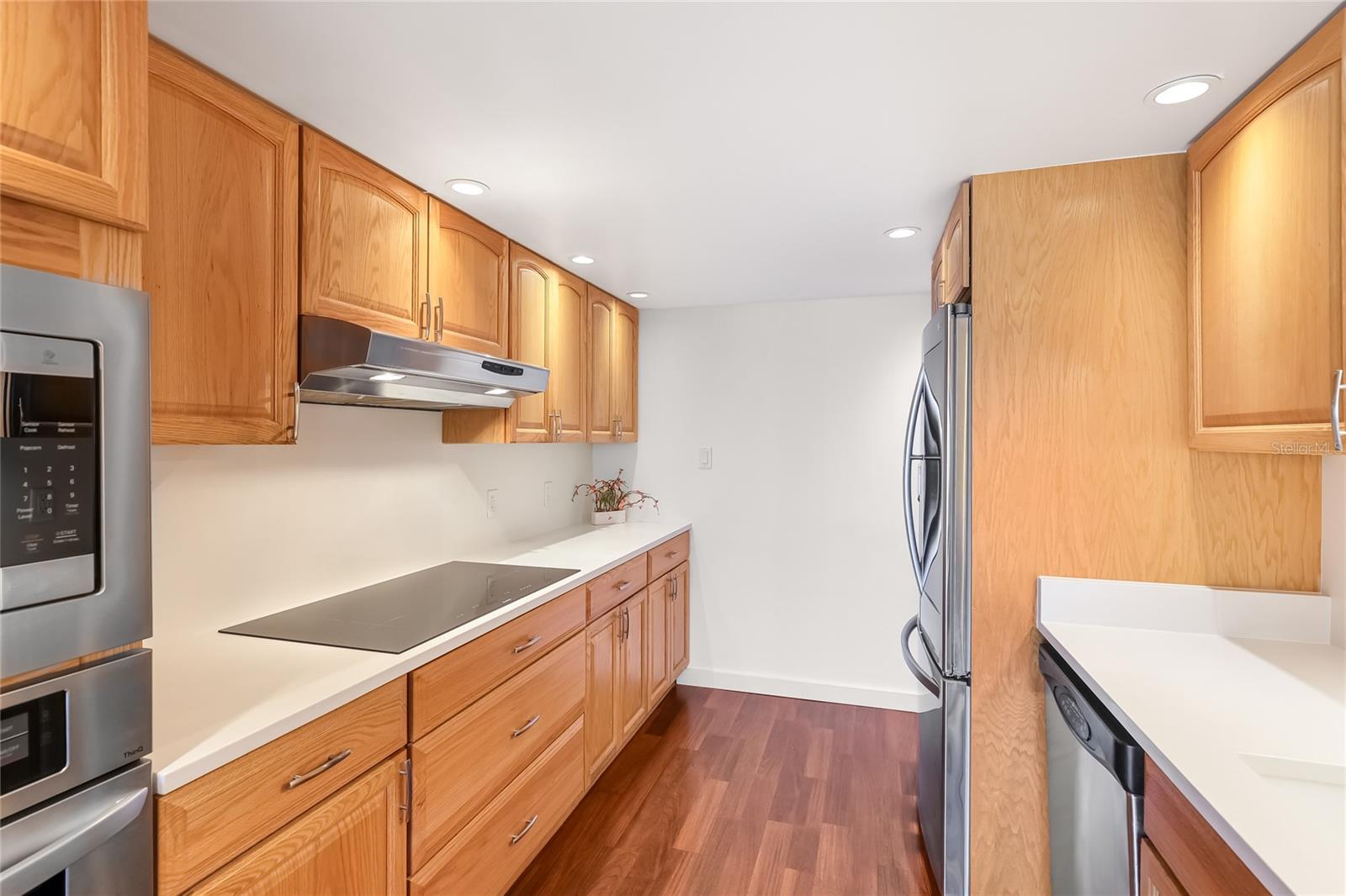 Image 12 of 37 For 435 Gulfstream Avenue 1004