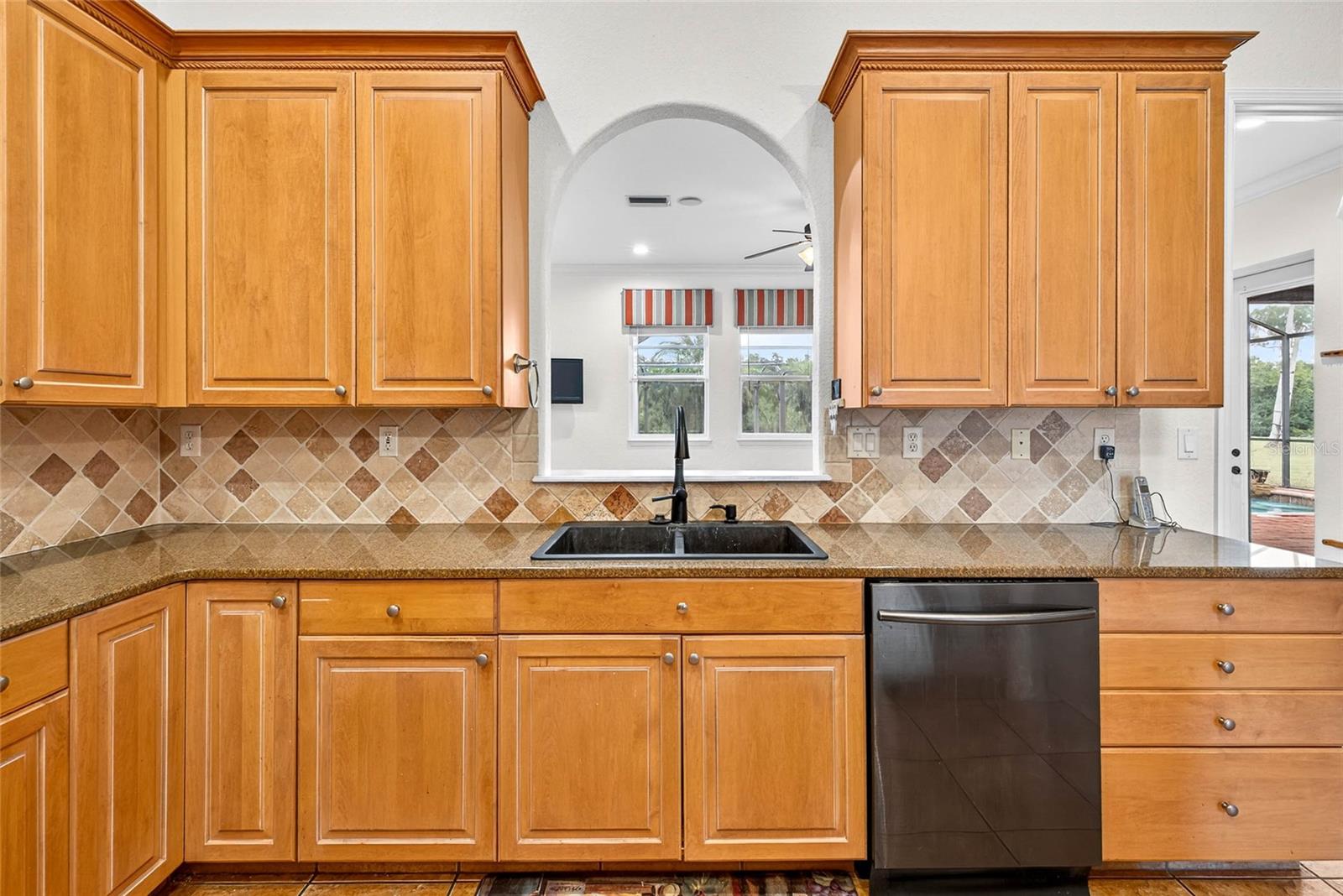 Image 17 of 64 For 14743 1st Avenue E