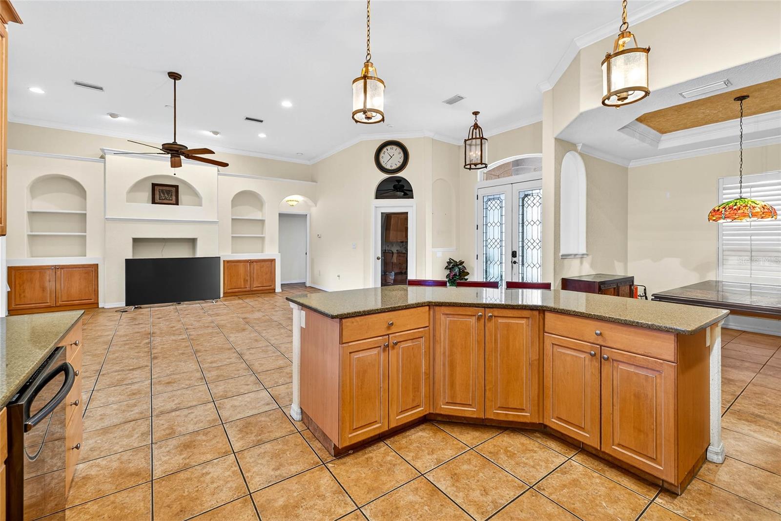 Image 21 of 64 For 14743 1st Avenue E