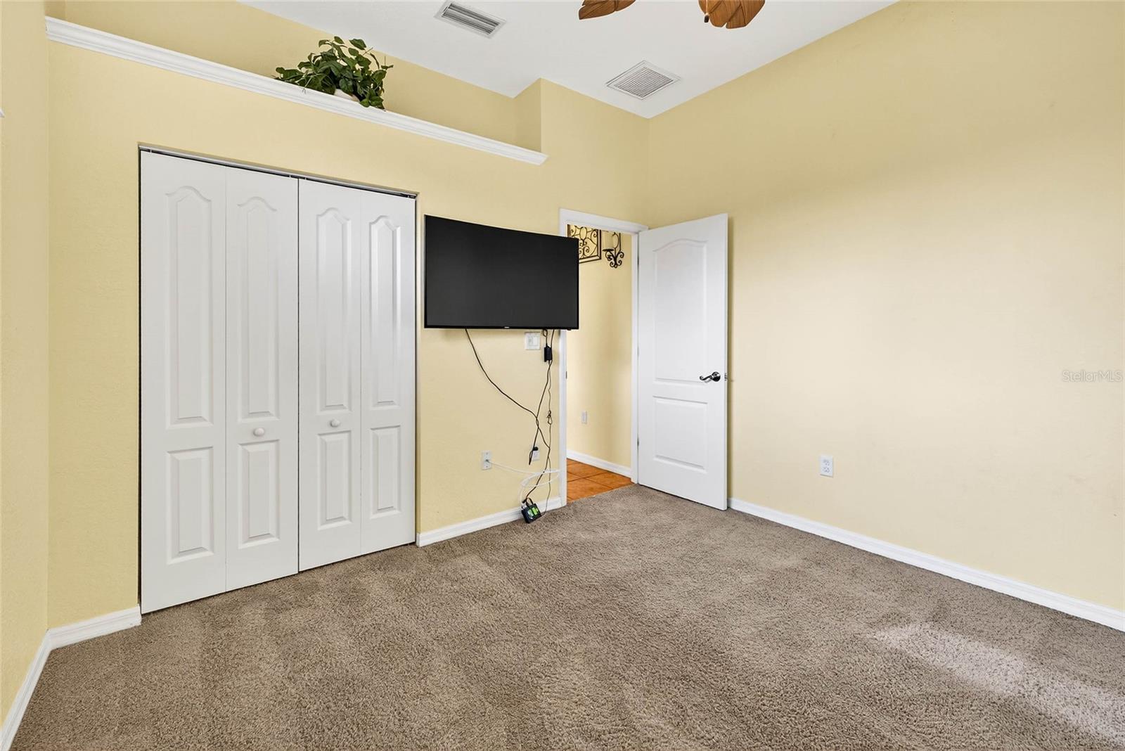 Image 24 of 64 For 14743 1st Avenue E