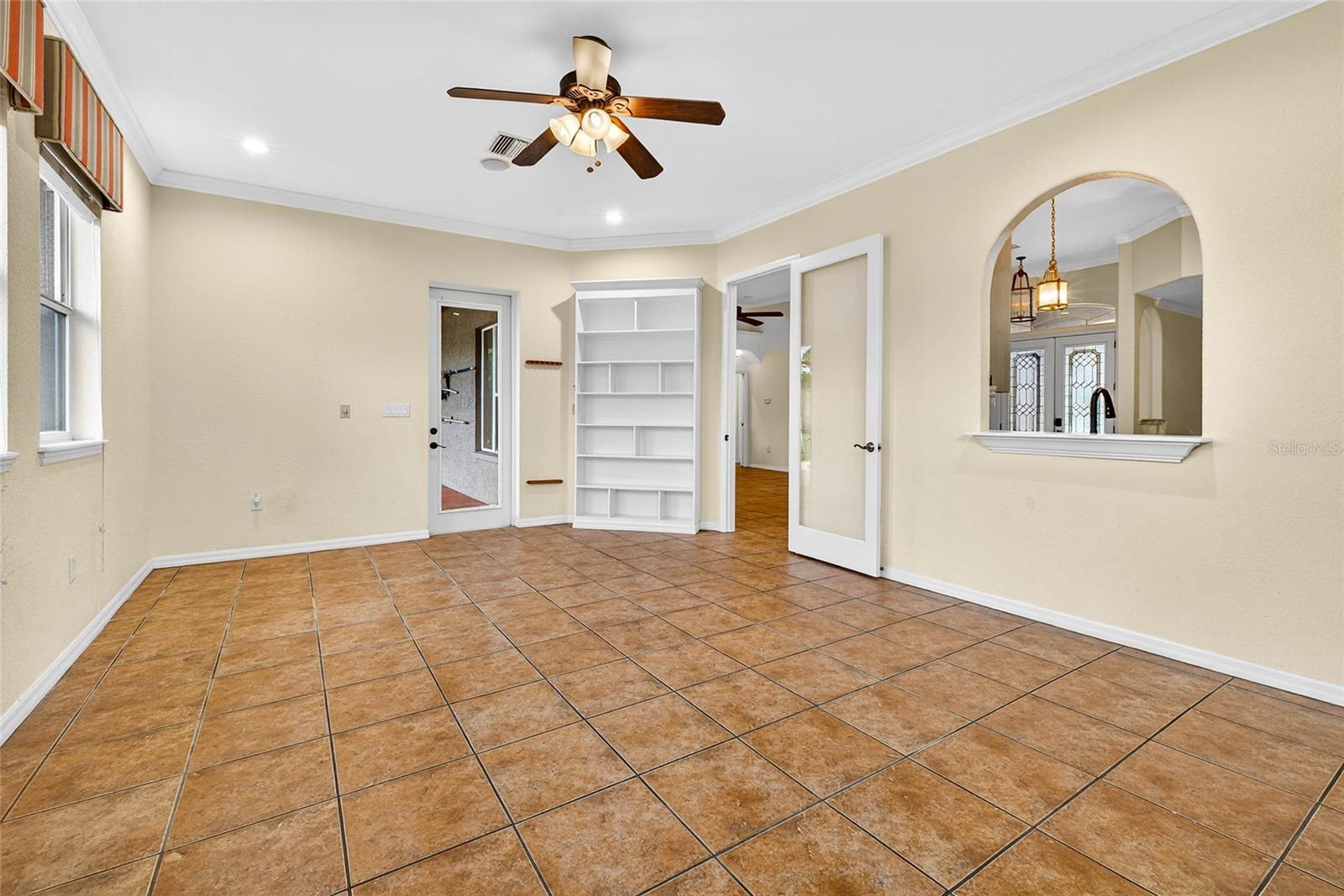 Image 27 of 64 For 14743 1st Avenue E