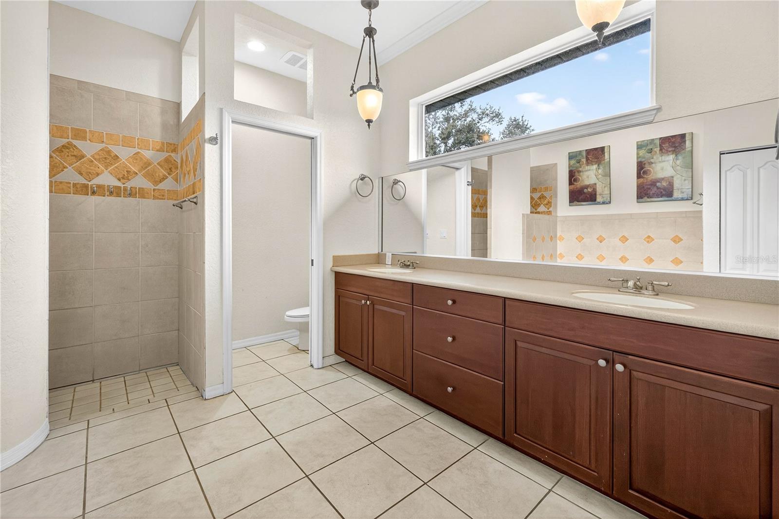 Image 31 of 64 For 14743 1st Avenue E