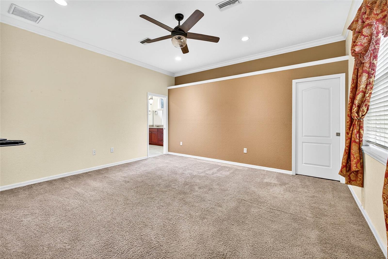 Image 34 of 64 For 14743 1st Avenue E