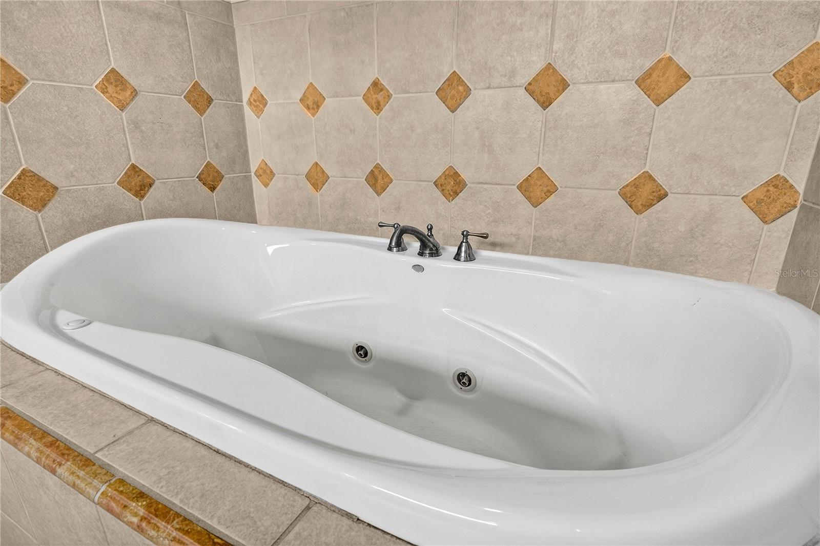 Image 36 of 64 For 14743 1st Avenue E