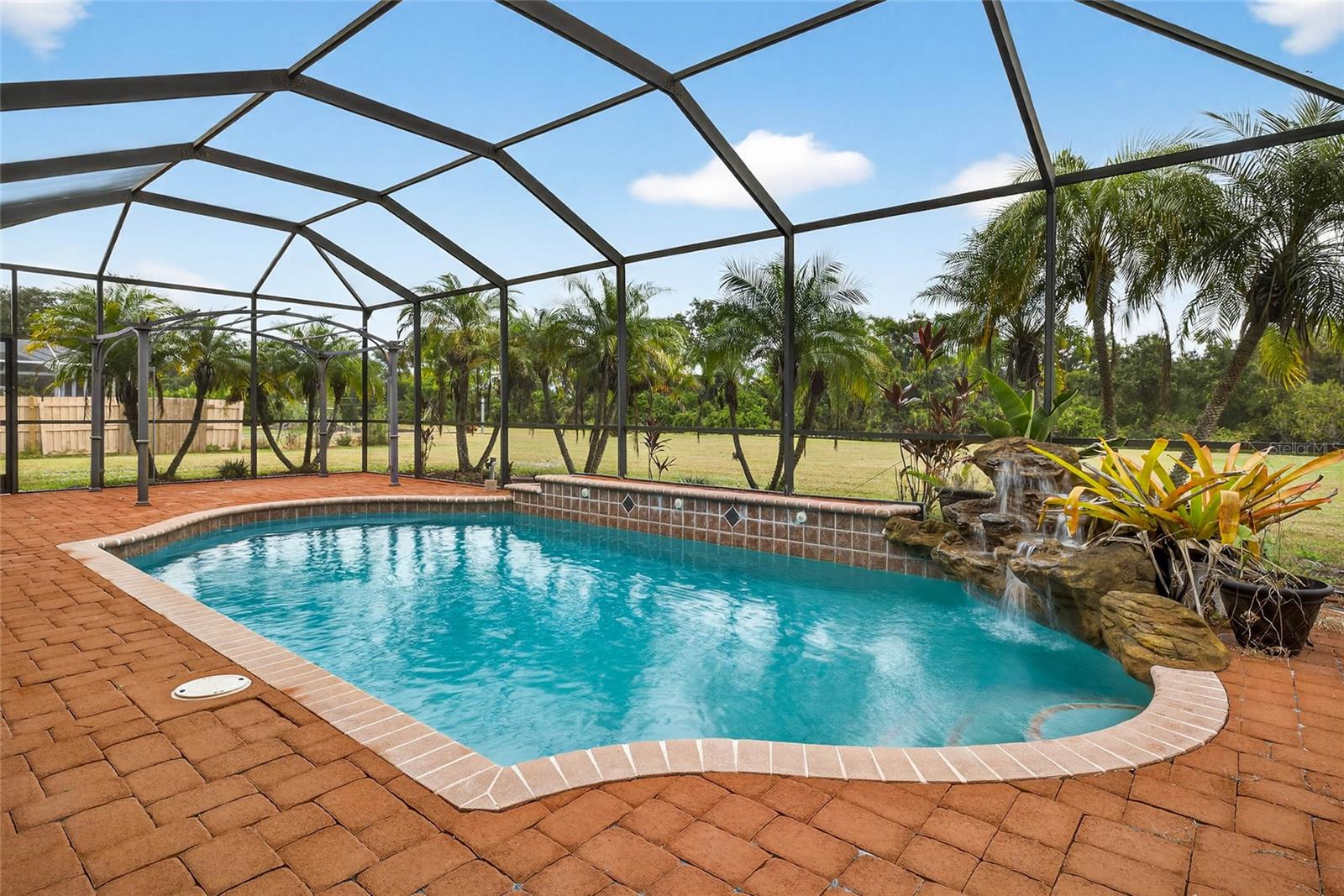 Image 42 of 64 For 14743 1st Avenue E