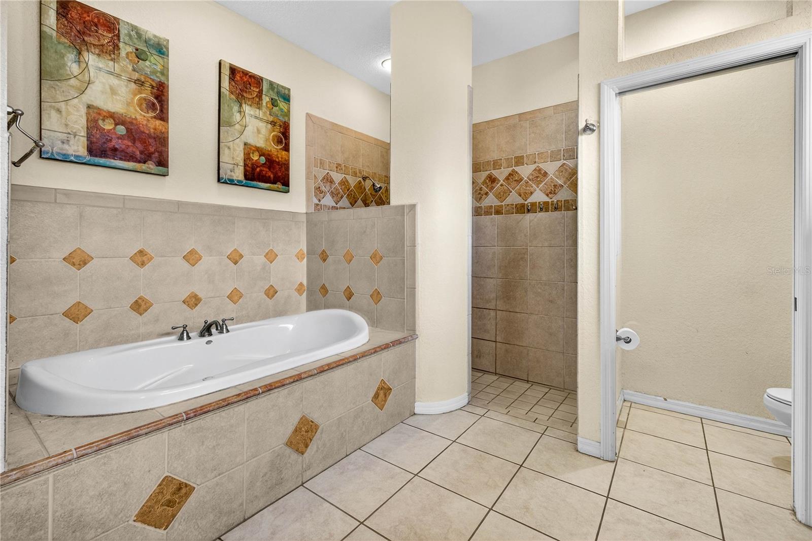 Image 43 of 64 For 14743 1st Avenue E